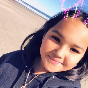 Meet your Posher, Amparo